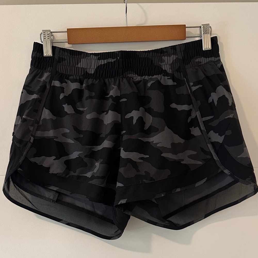Athleta printed mesh racer run shirts black camouflage